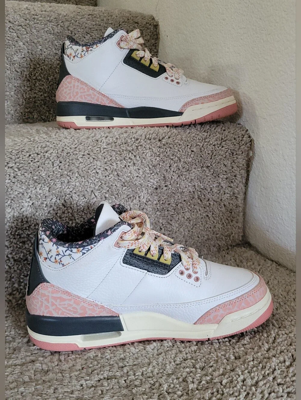 Air Jordan 3 Retro GS 'Vintage Floral' sneaker  Size 5Y